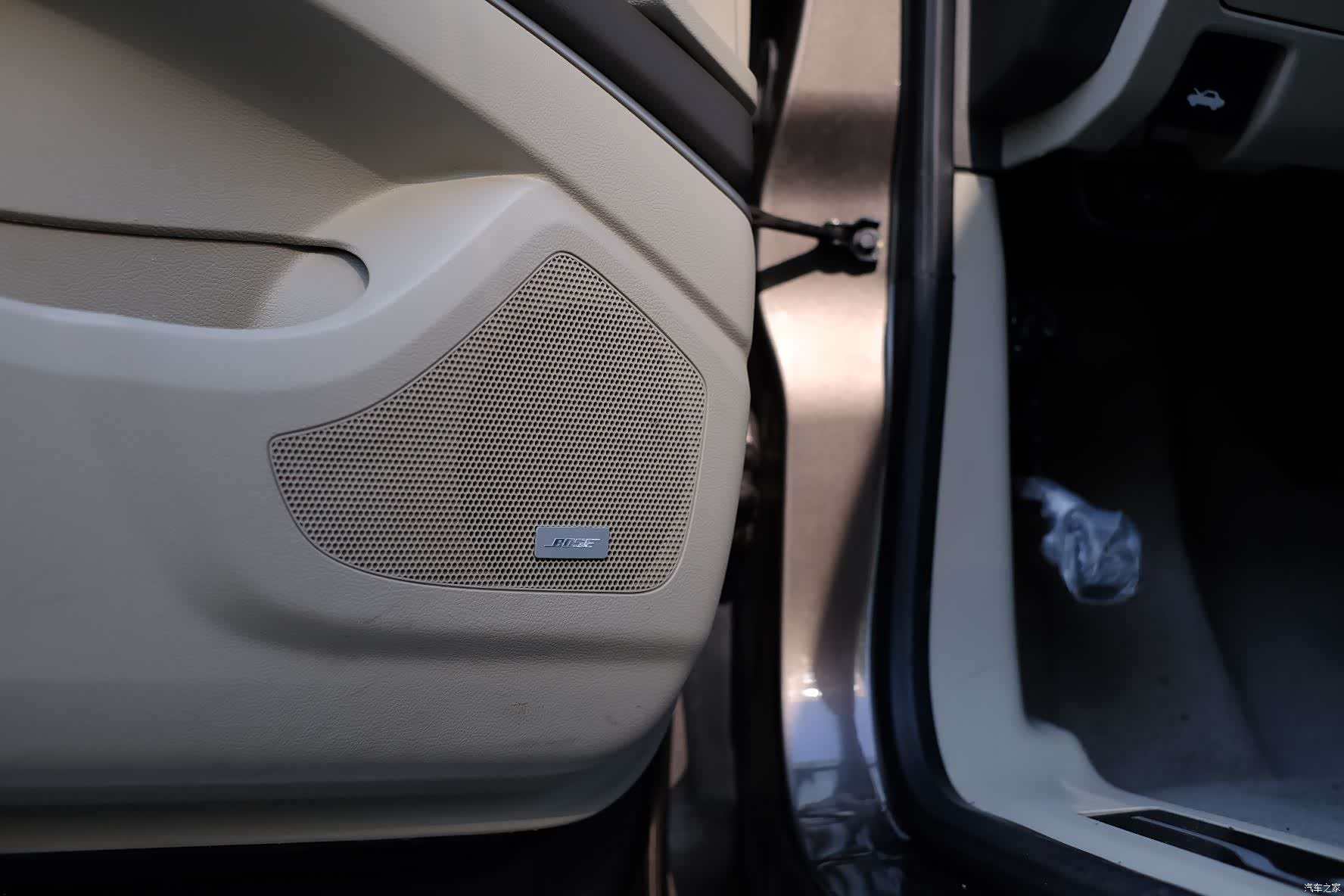 Buick GL8, 2011 23