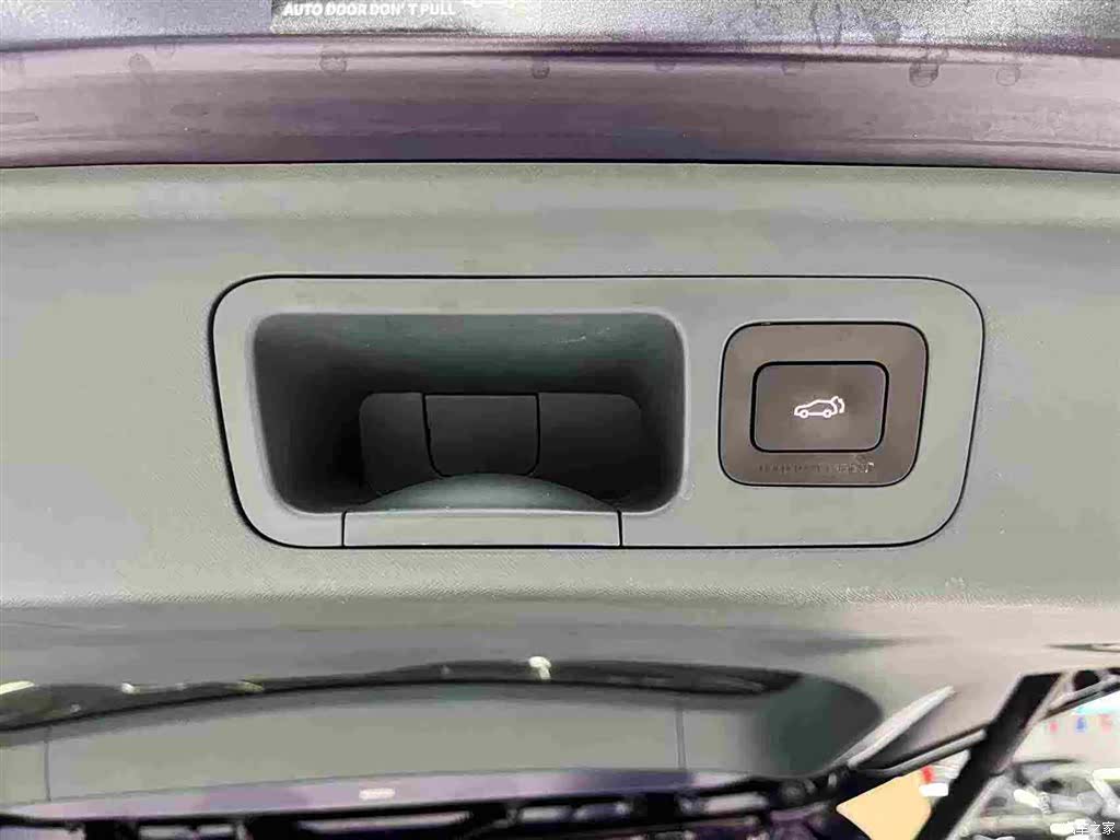 Trumpchi E8, 2024 29