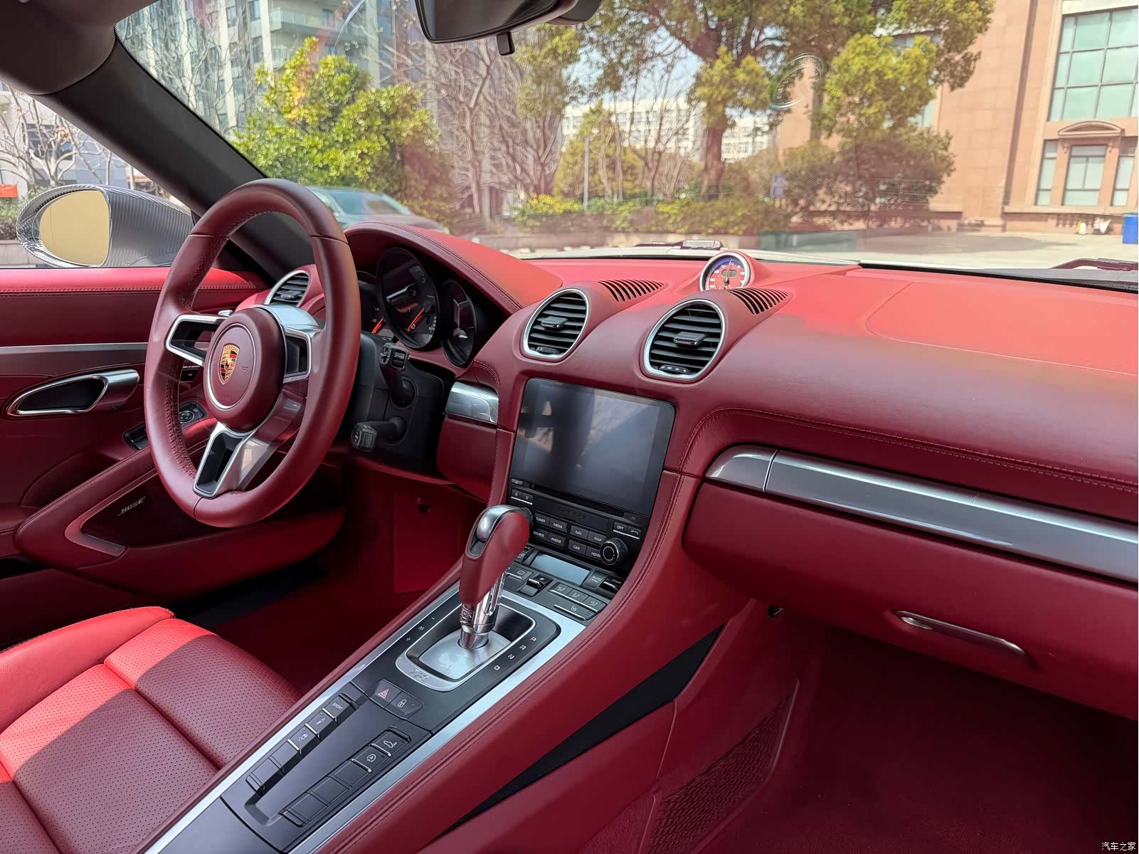 Porsche Cayman, 2019 все фото