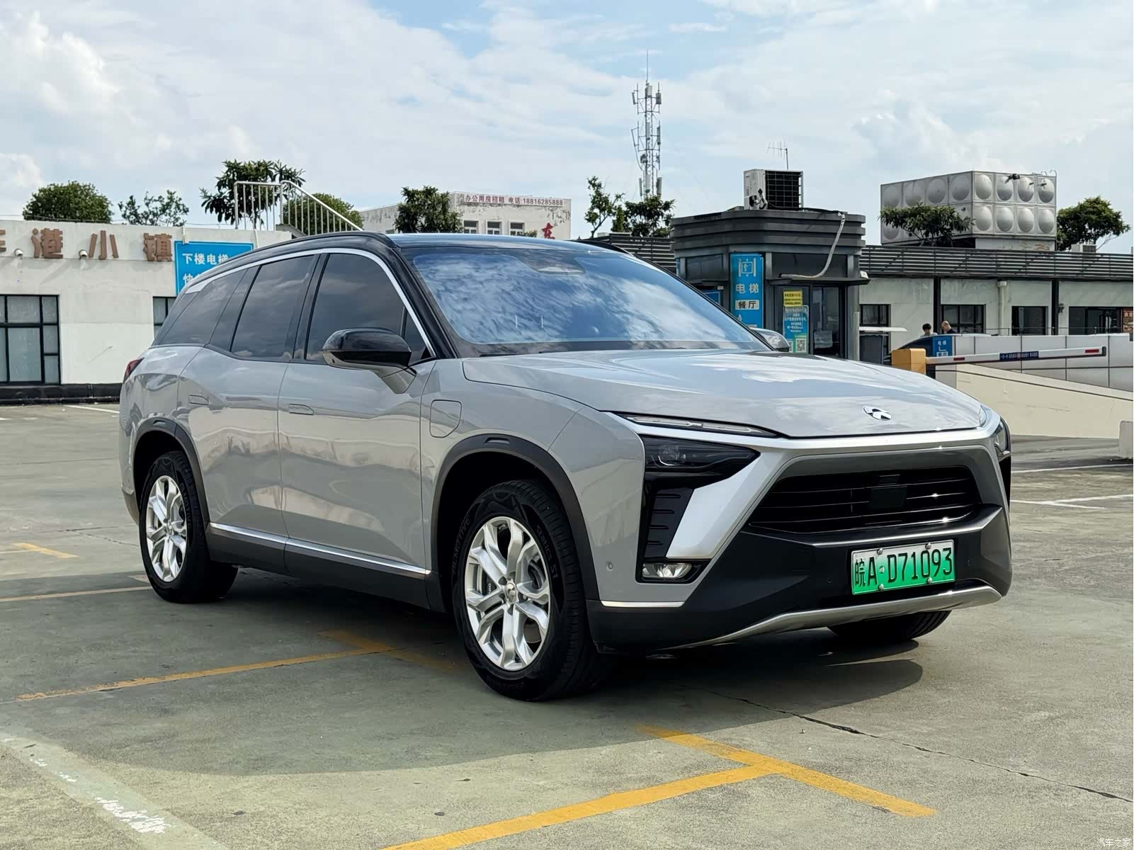 NIO ES8, 2023 3