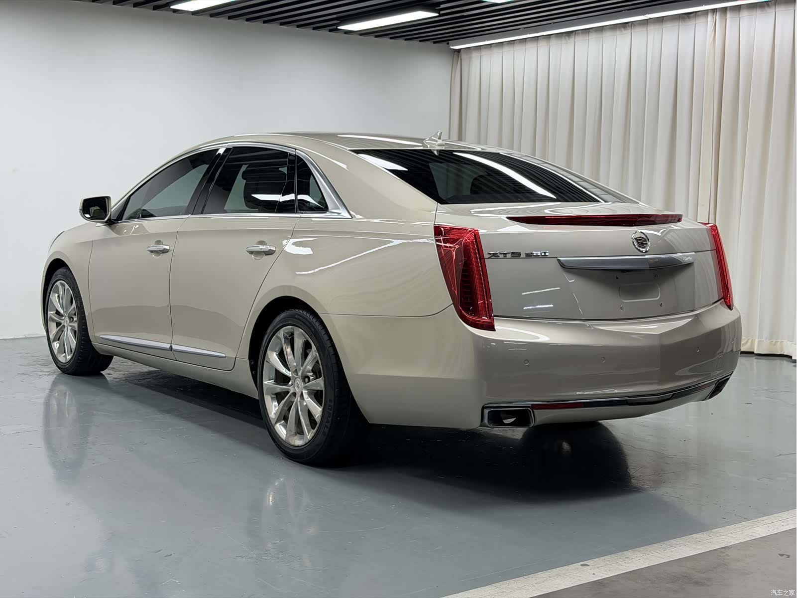 Cadillac XTS, 2013 29