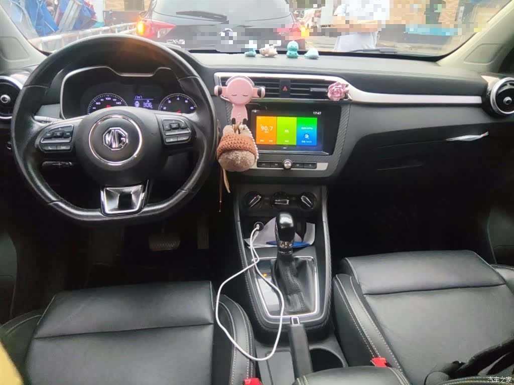 MG ZS, 2017 13