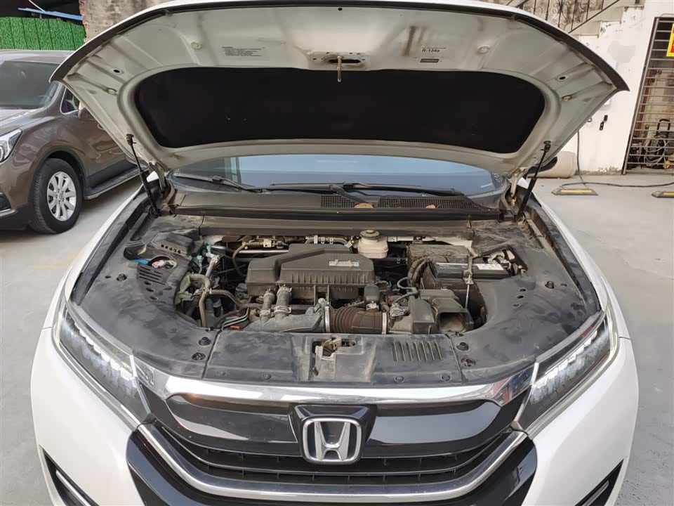 Honda UR-V