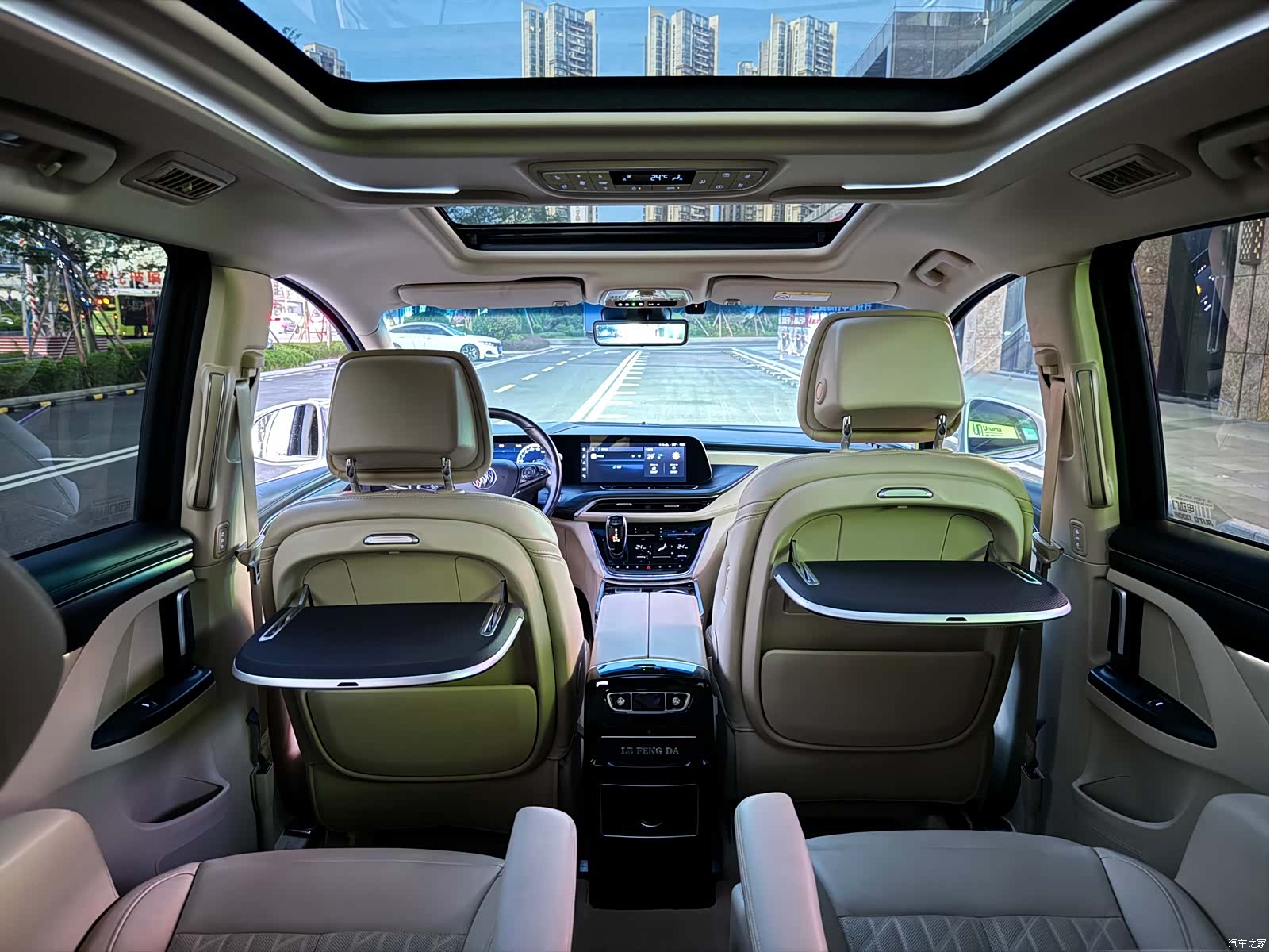 Buick GL8, 2022 13