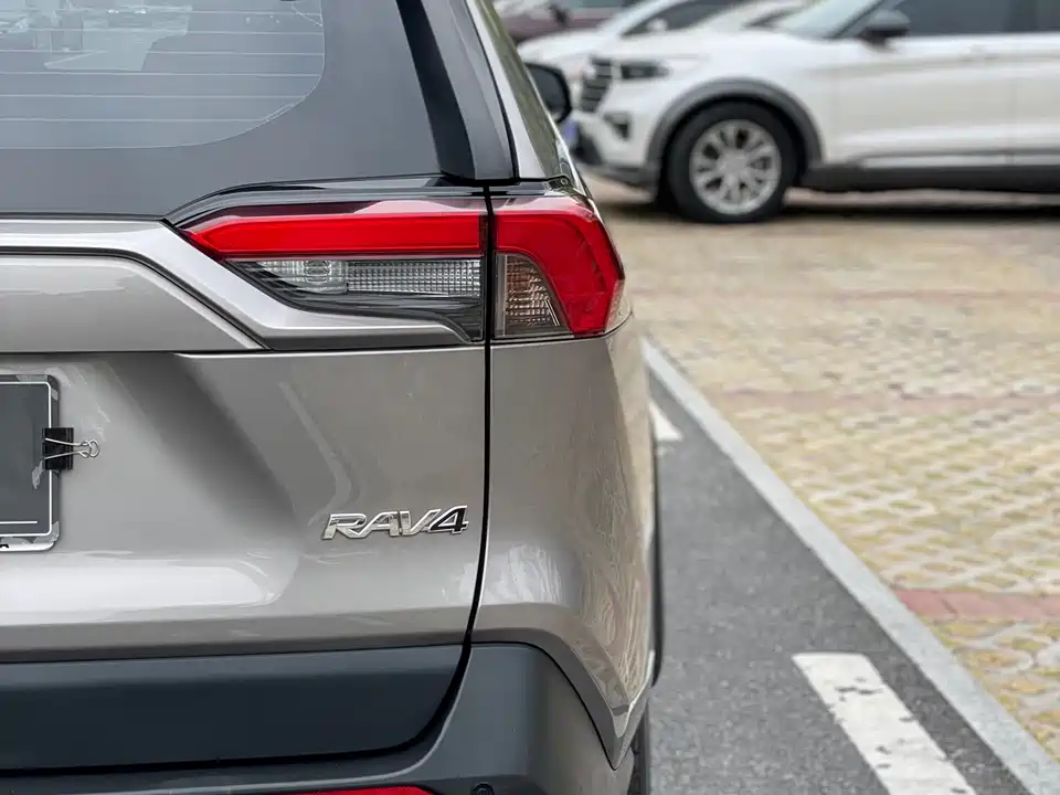 Toyota RAV4 Rongfang