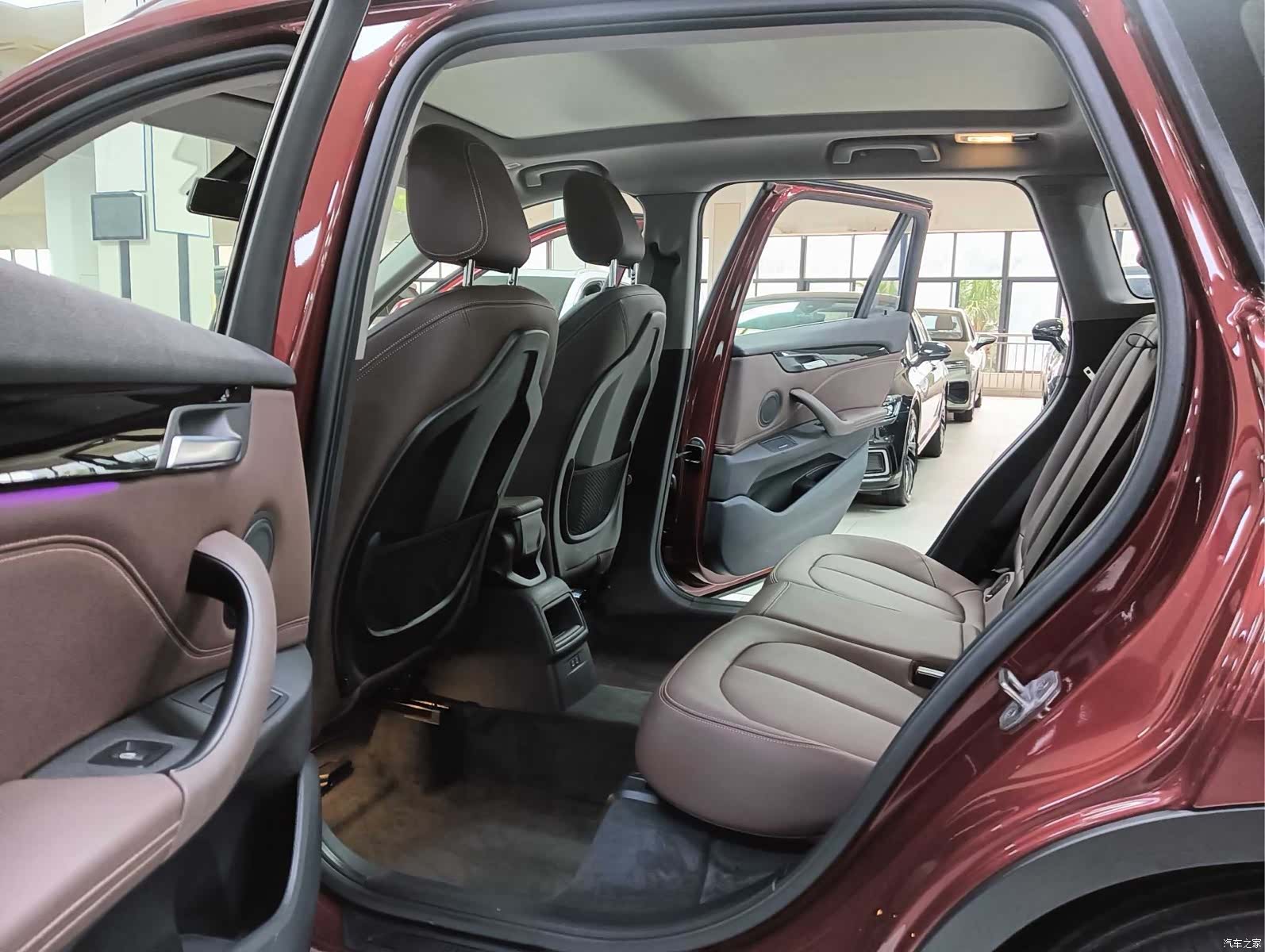 BMW X1, 2020 все фото
