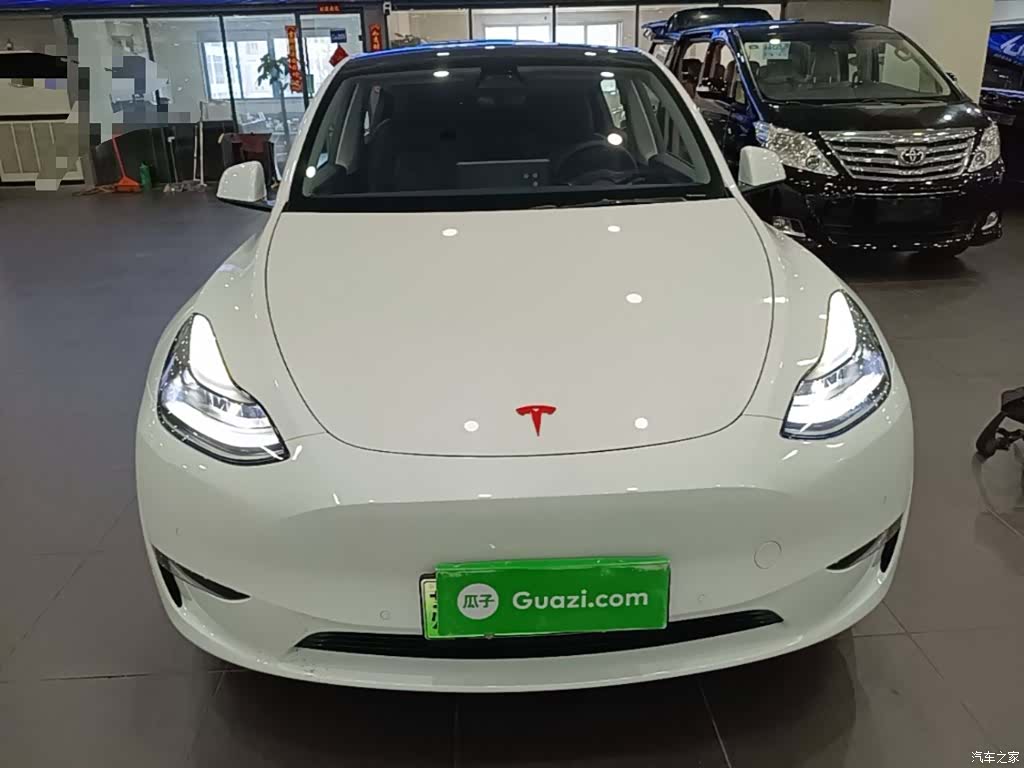 Tesla Model Y, 2023 3
