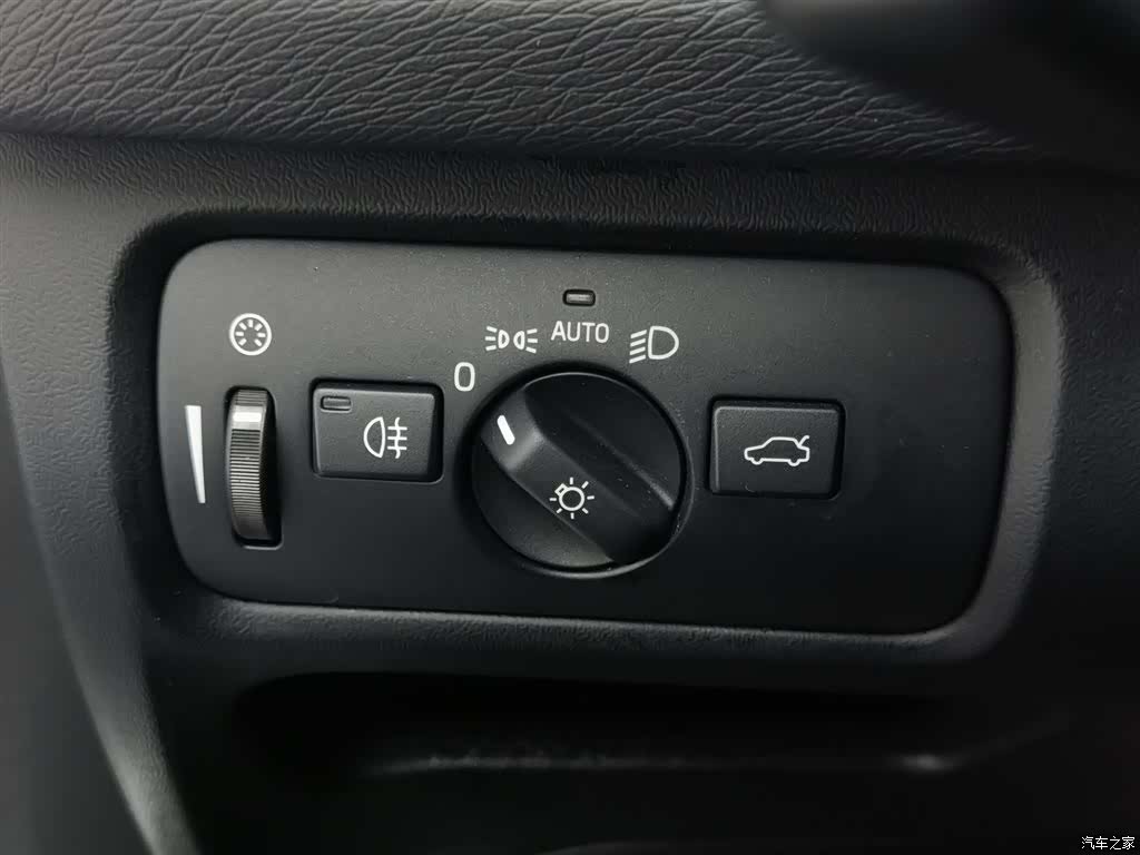Volvo V40, 2018 21