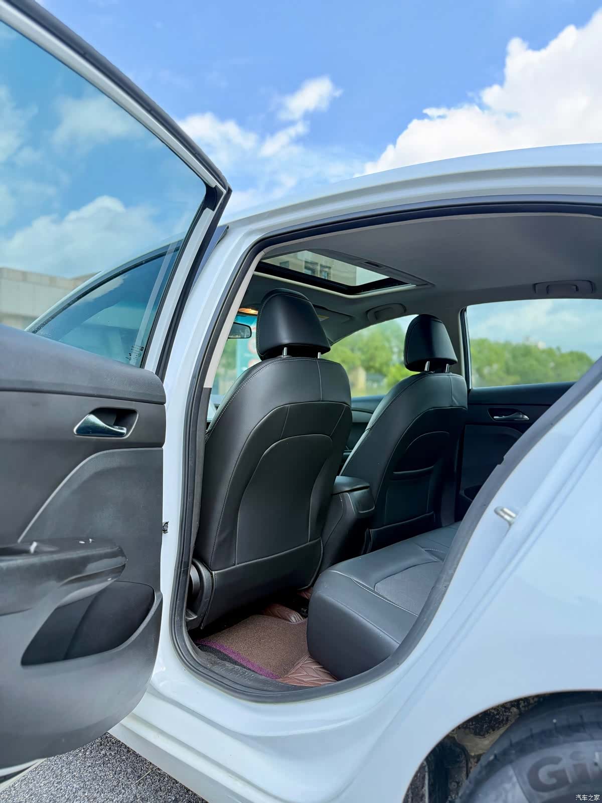 Chevrolet 320, 2018 6