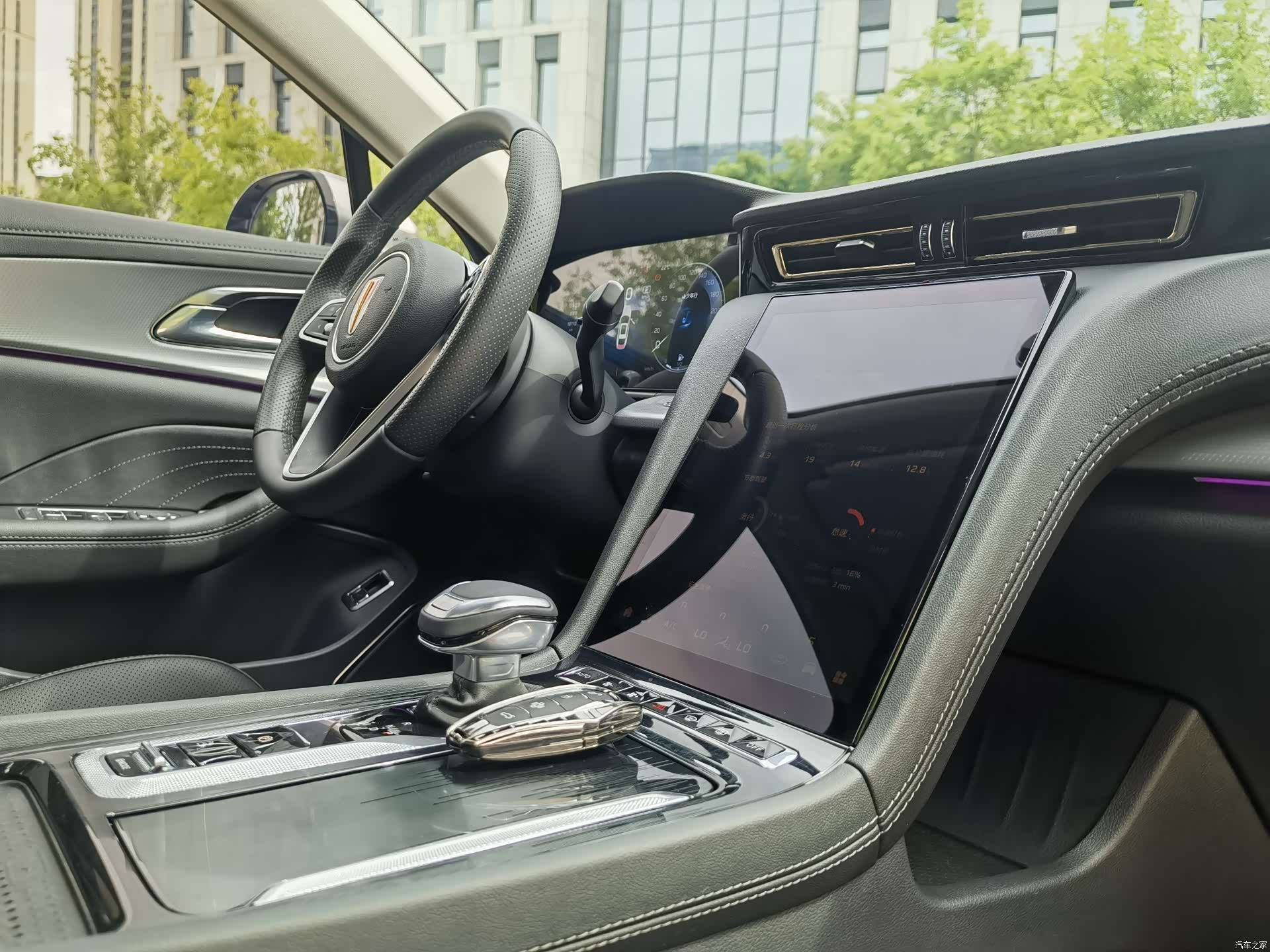 Hongqi H5, 2024 13