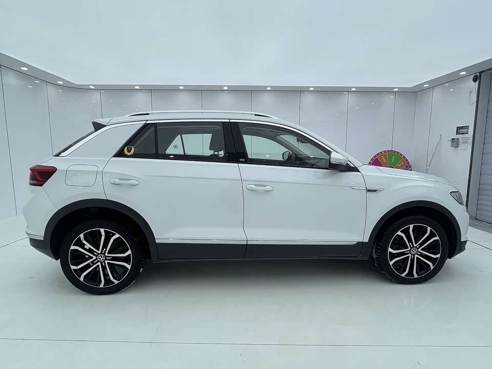 Volkswagen T-ROC exploring Songs