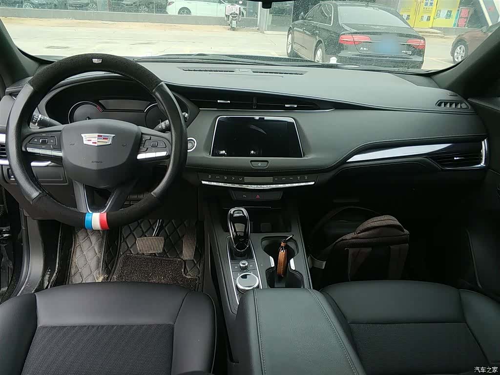 Cadillac XT4, 2022 6