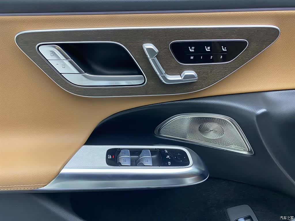 Mercedes-Benz E-Class, 2024 28