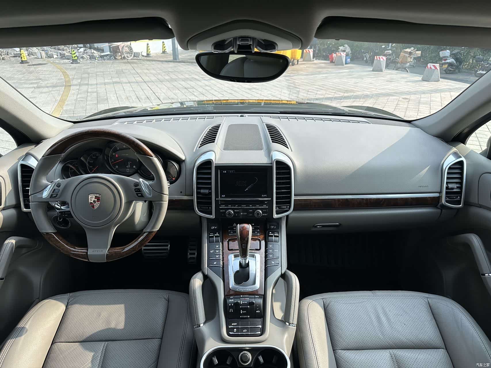 Porsche Cayenne, 2011 12