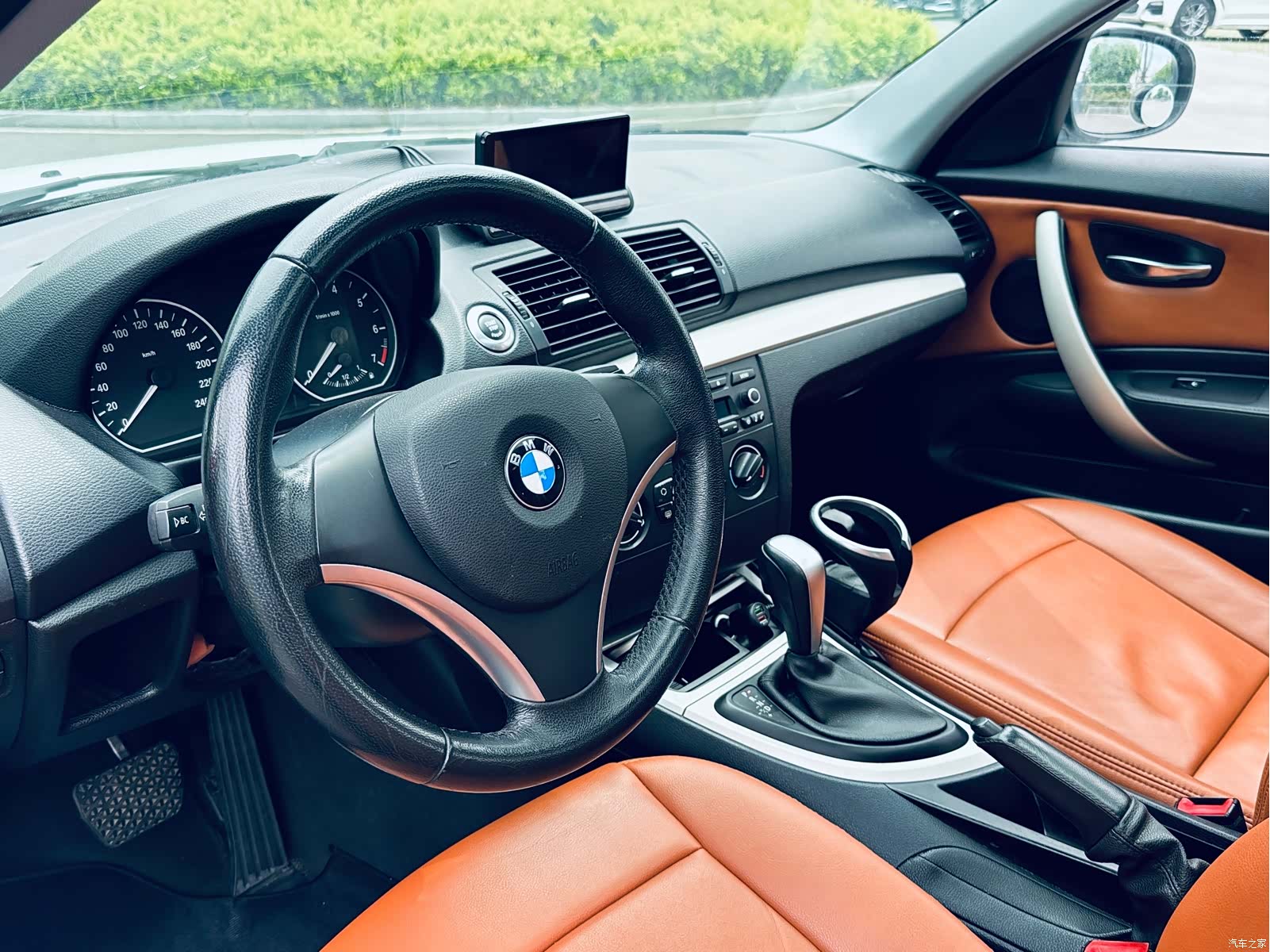 BMW 1 Series, 2011 14