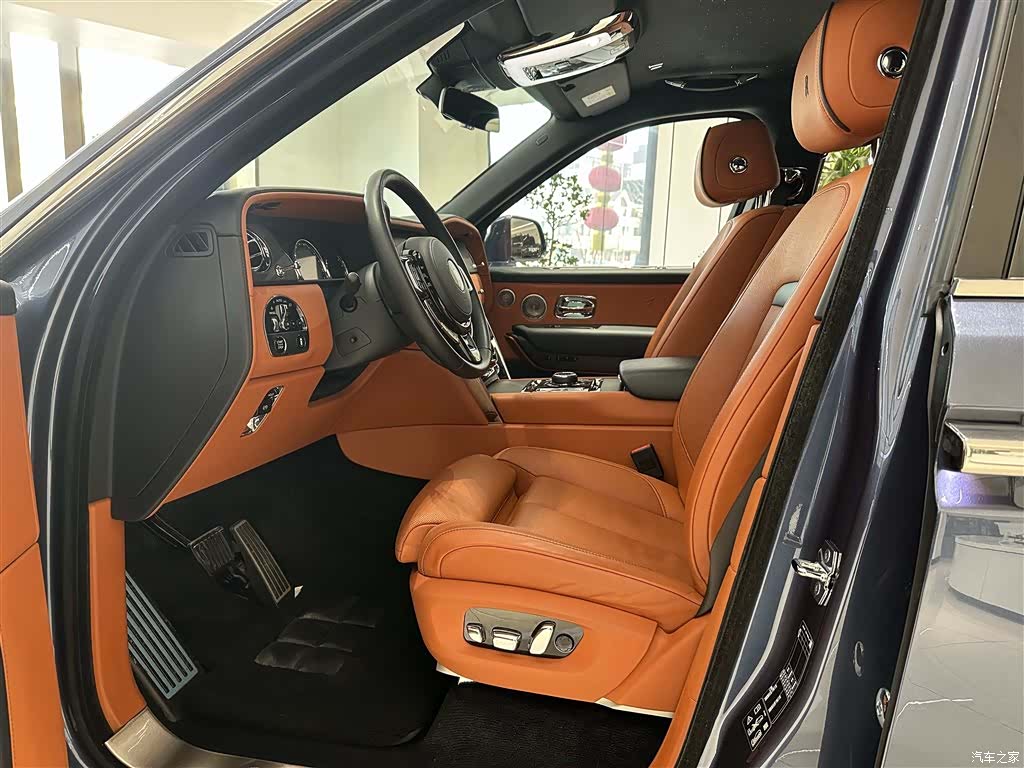 Rolls-Royce Cullinan, 2023 6