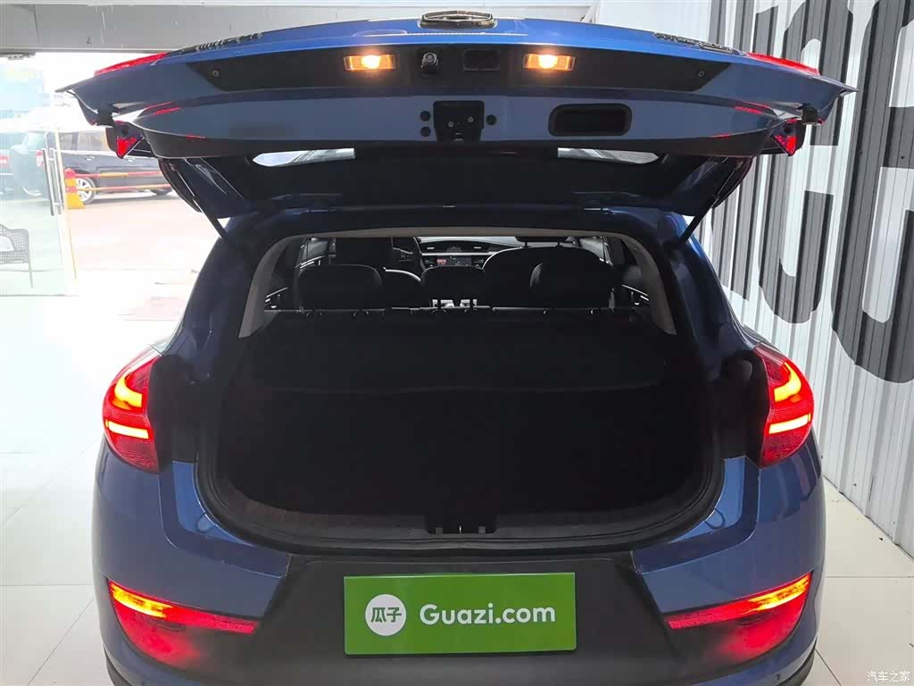 Geely Emgrand, 2017 15