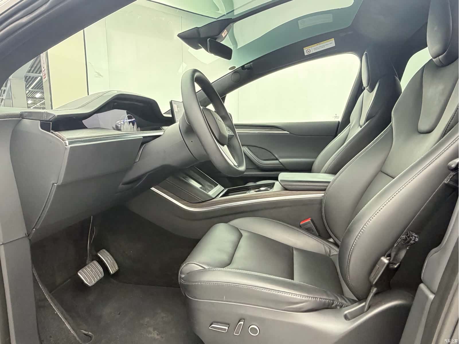 Tesla Model X, 2024 4