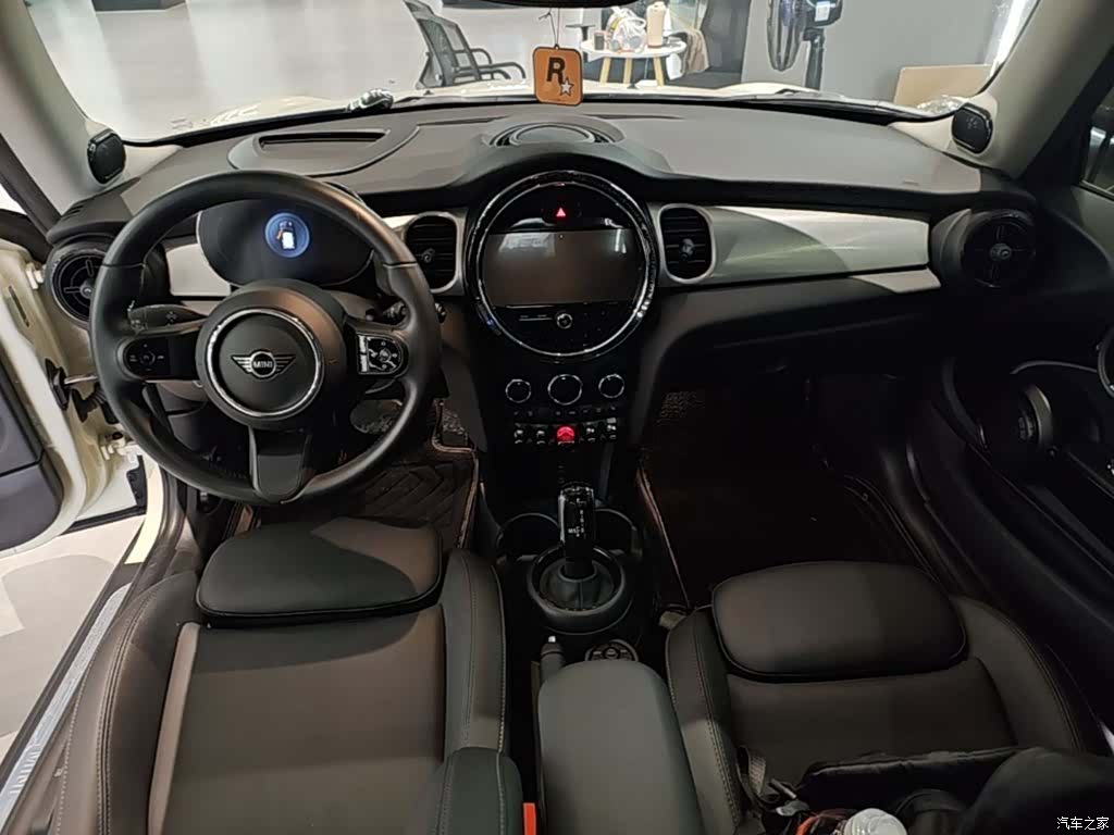 Mini Cooper, 2023 10