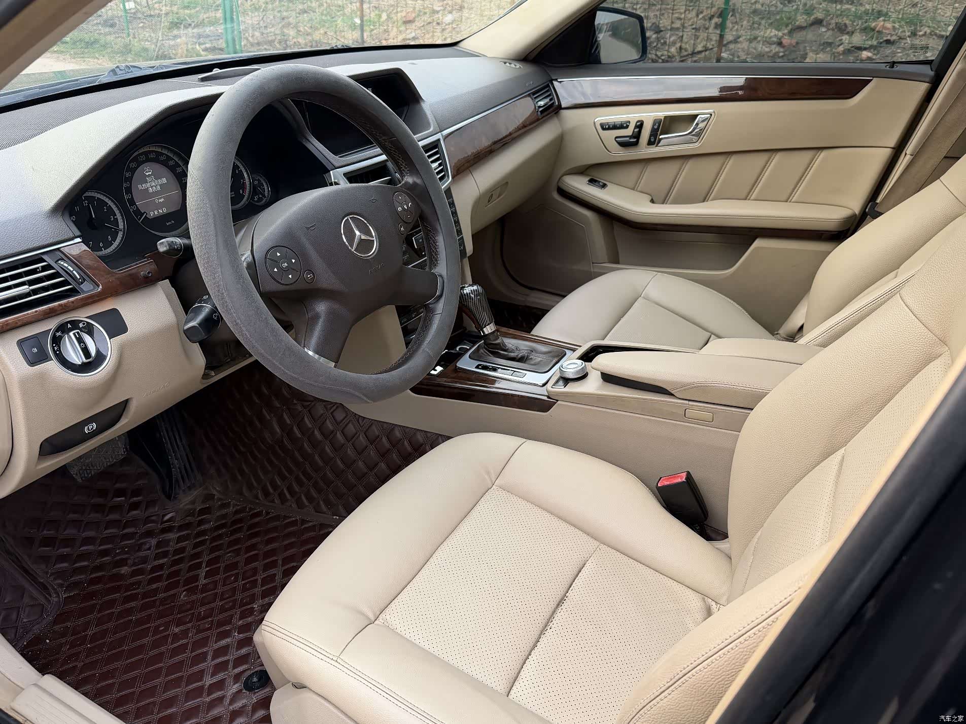 Mercedes-Benz E-Class, 2011 4