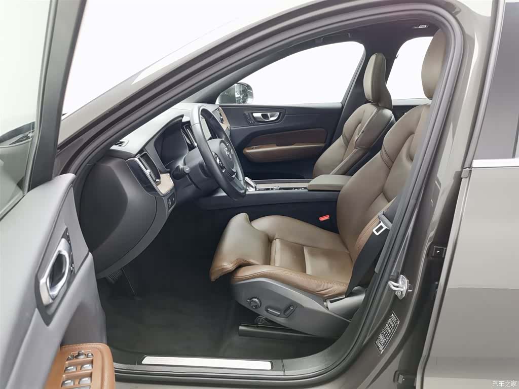 Volvo XC60, 2022 10