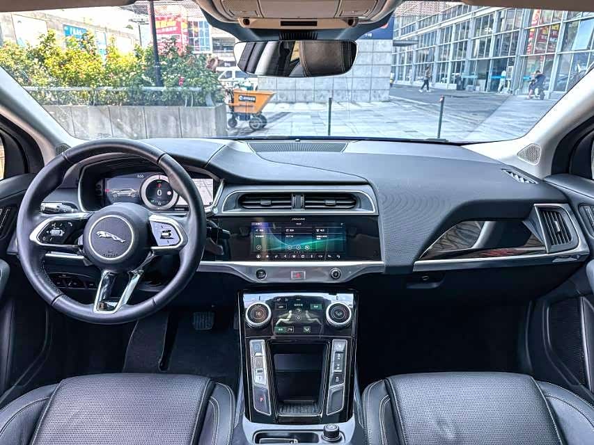 Jaguar I-PACE