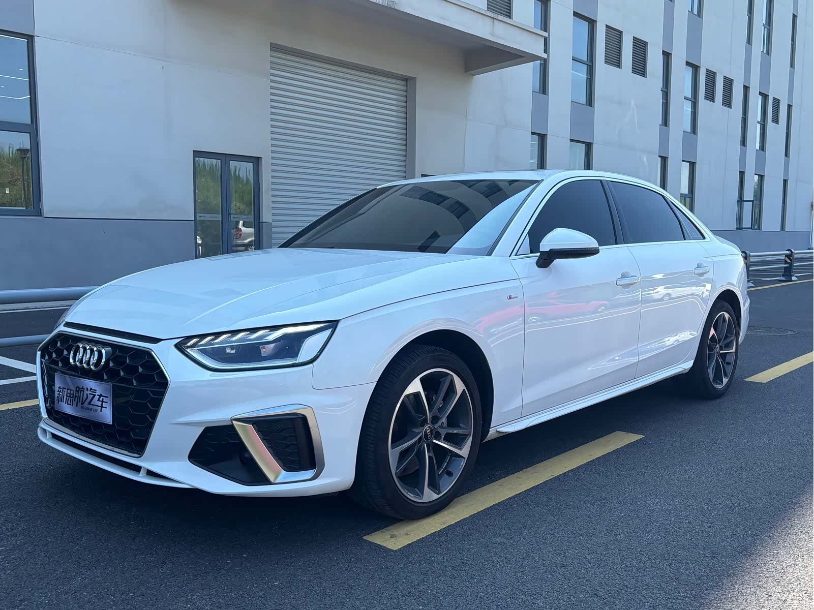 Audi A4L, 2024 1