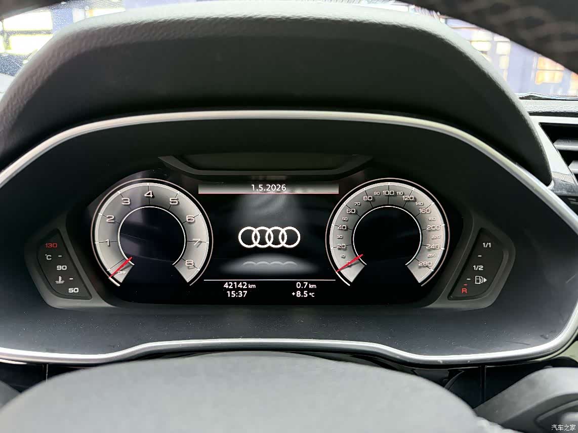 Audi Q3, 2022 11