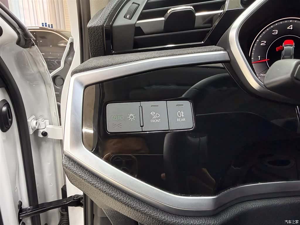 Audi Q3, 2023 9