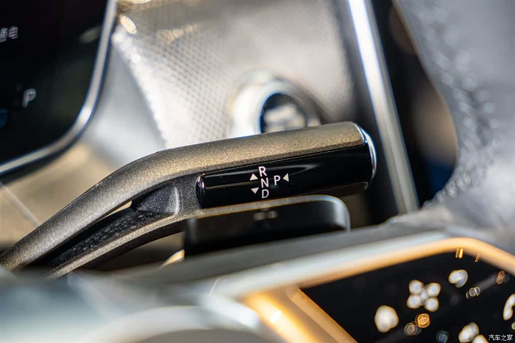 Mercedes-Benz GLC, 2025 15