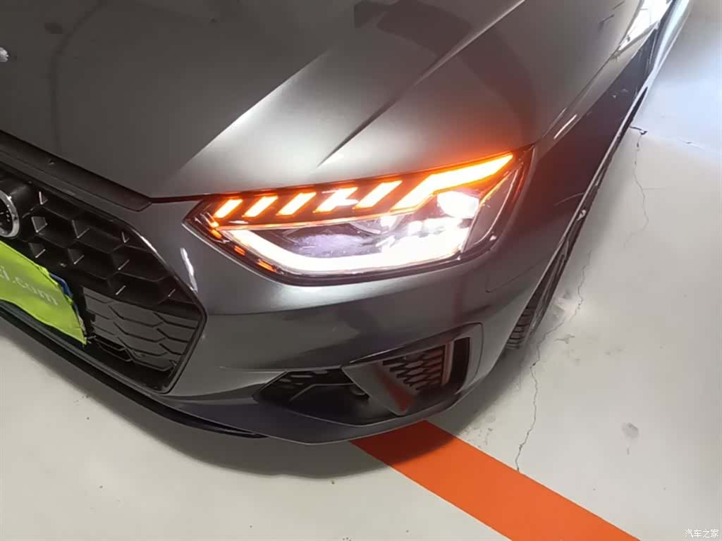Audi A4L, 2023 24