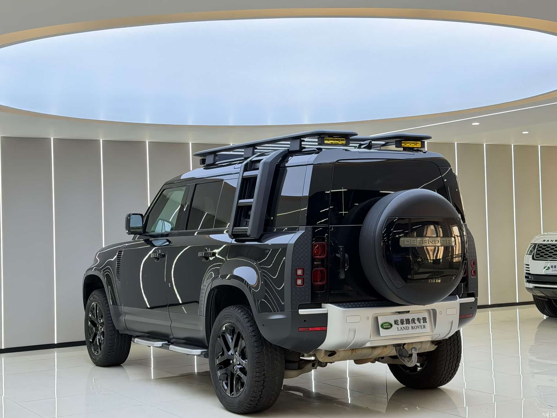 Land Rover Defender, 2021 7