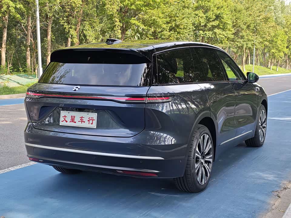 NIO ES8