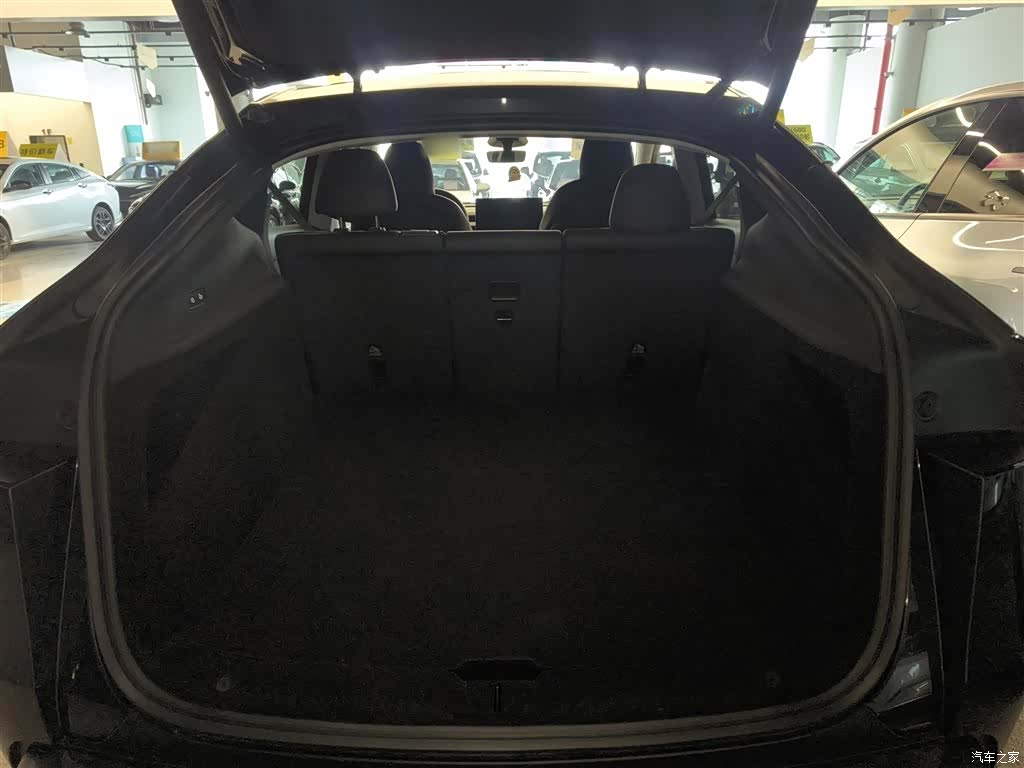 Tesla Model Y, 2025 15