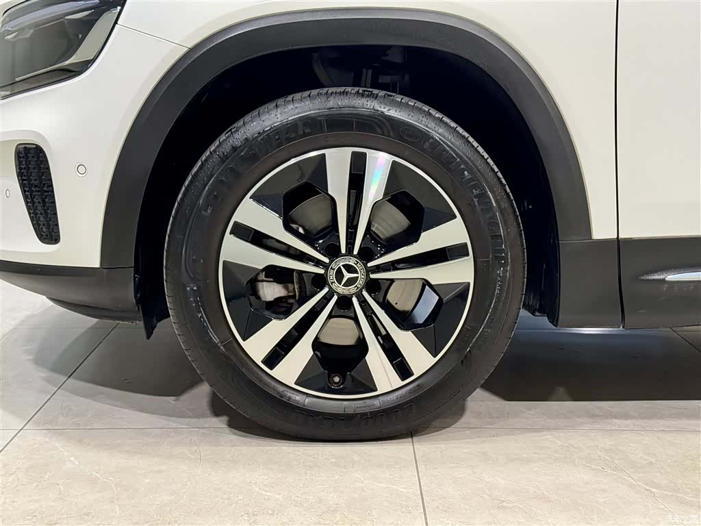 Mercedes-Benz GLB, 2025 10