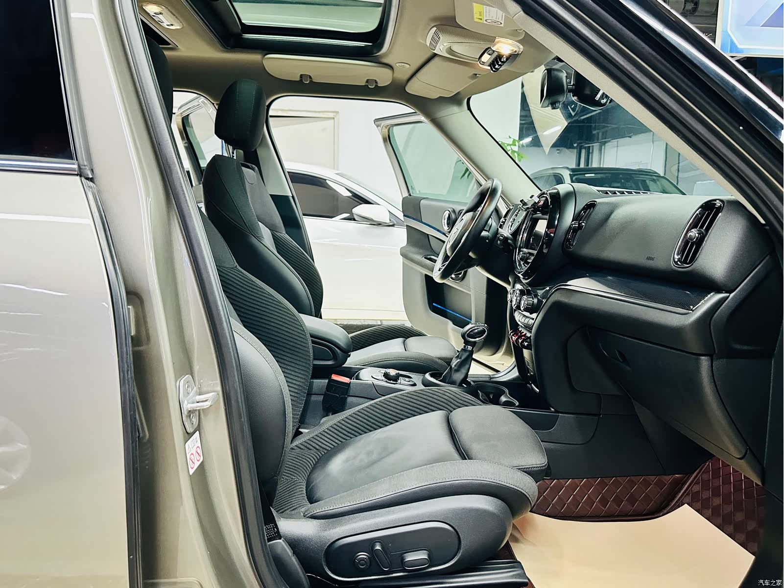 Mini Countryman, 2018 15