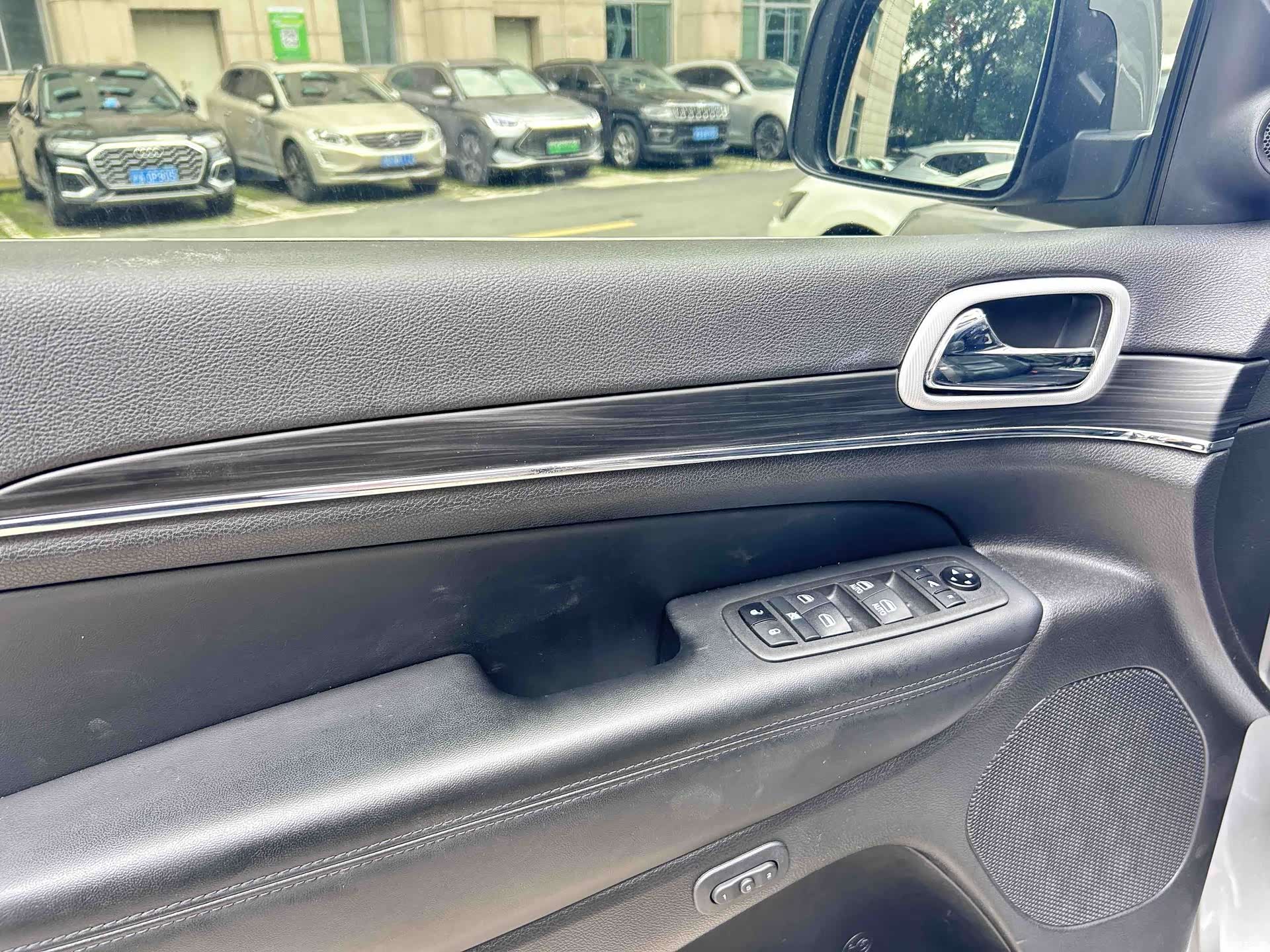 Jeep Grand Cherokee, 2022 14