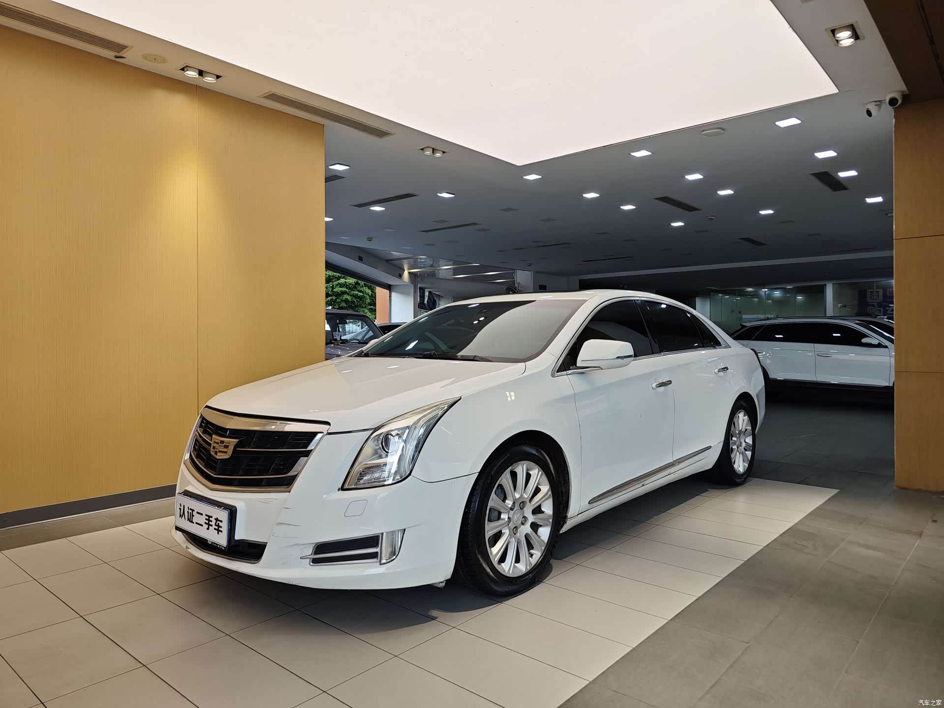 Cadillac XTS, 2016 1