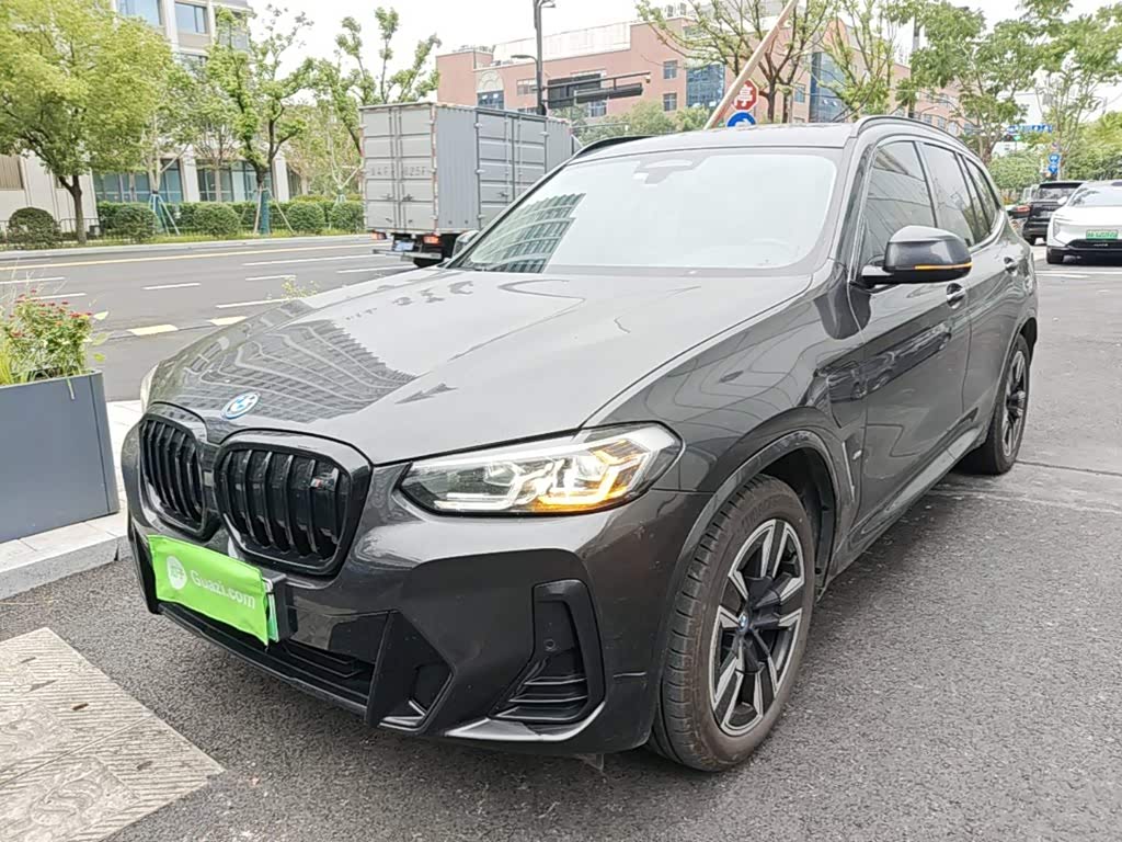BMW iX3