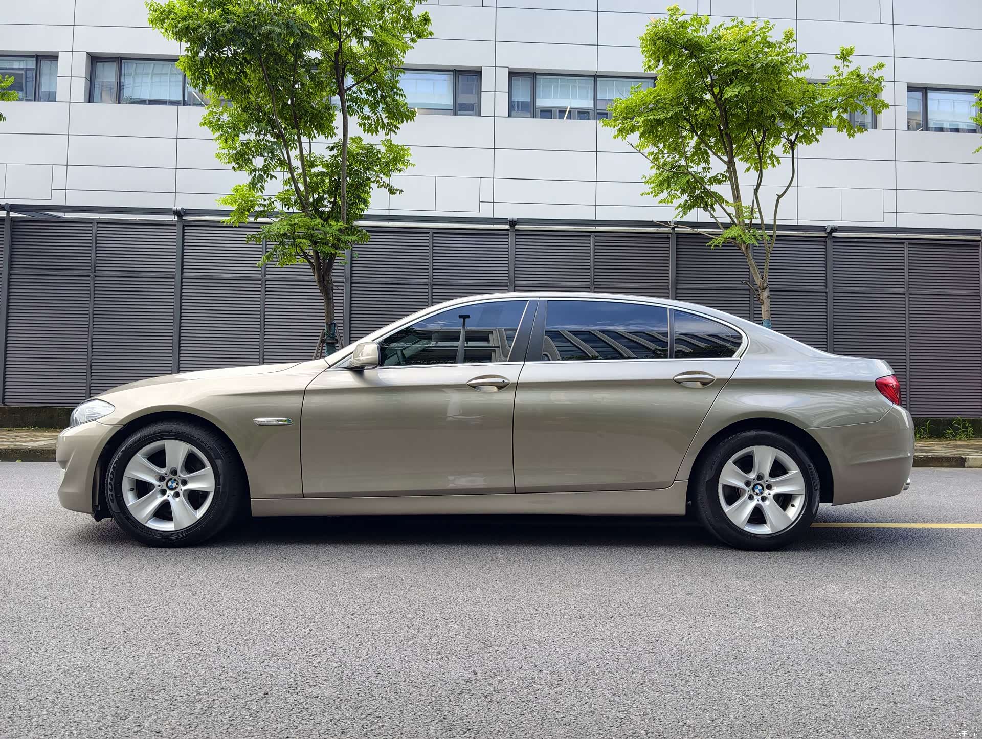 BMW 5 Series, 2011 20