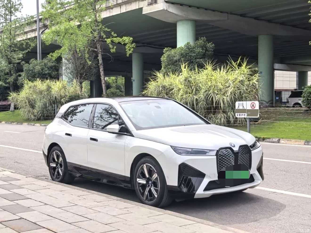BMW iX, 2022 3
