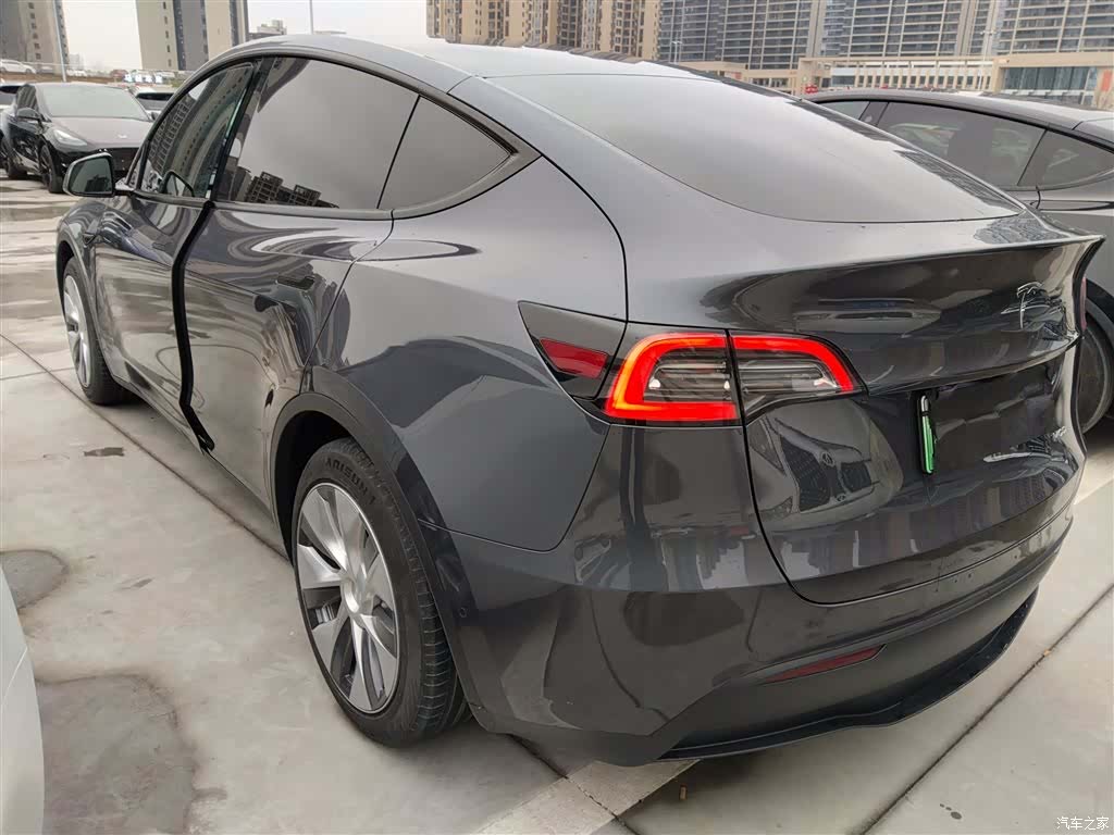 Tesla Model Y, 2022 все фото