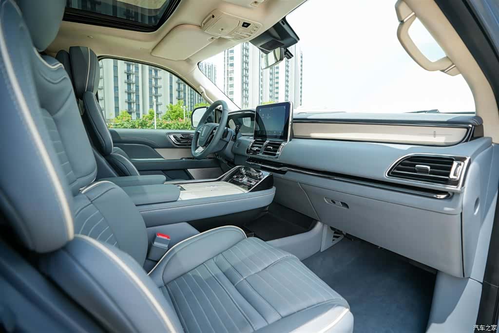 Lincoln Navigator, 2019 все фото