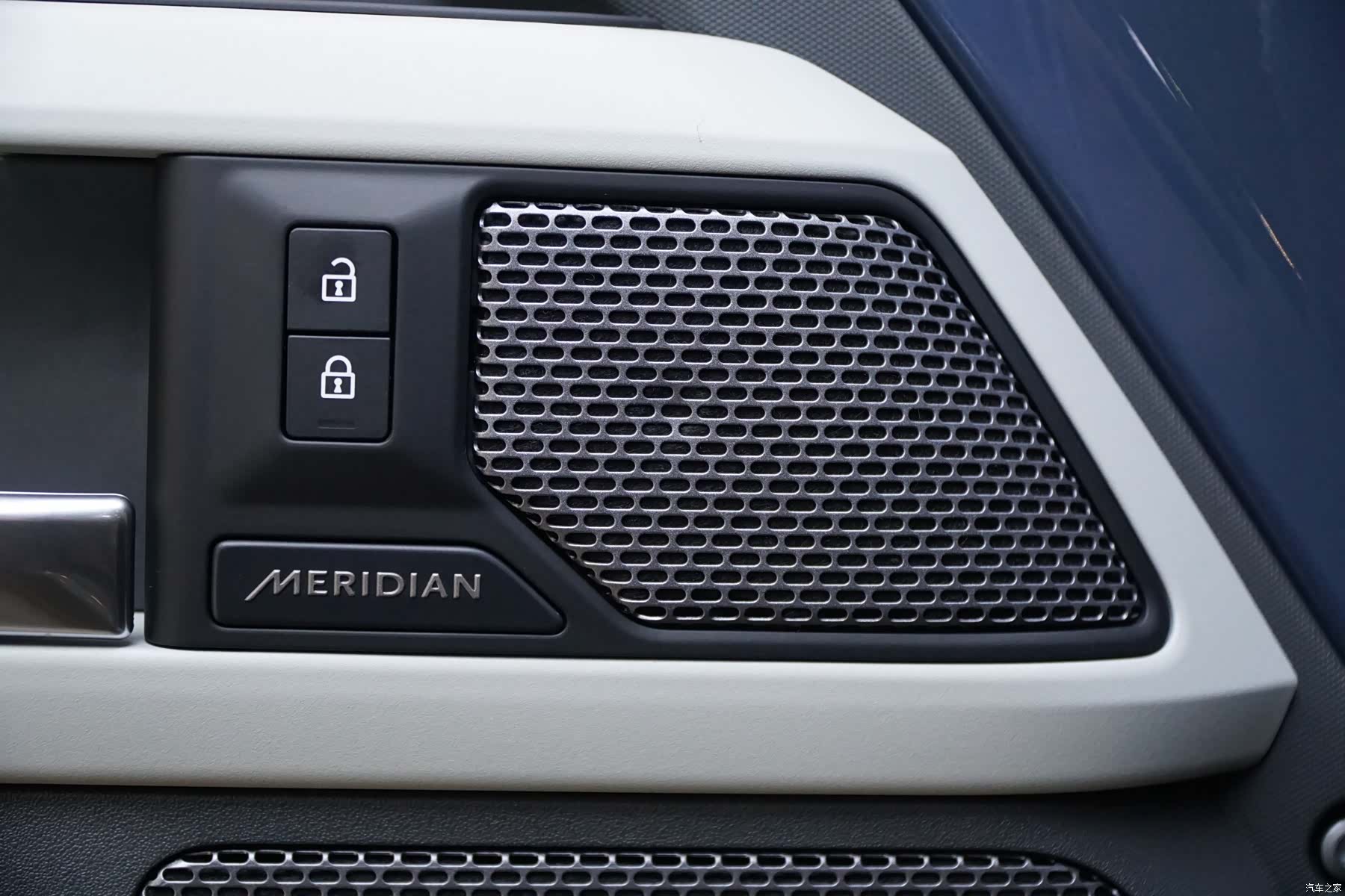 Land Rover Defender, 2021 14
