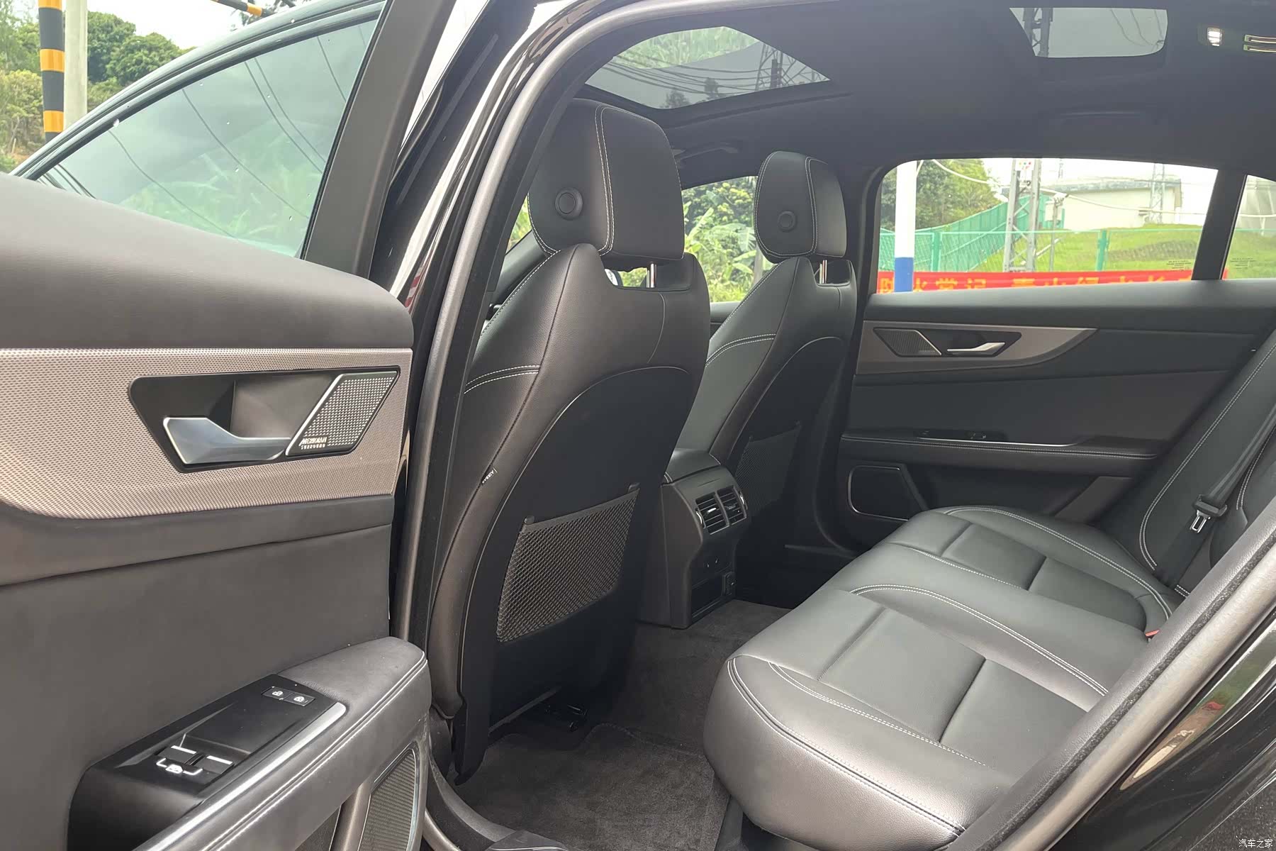 Land Rover XEL, 2023 15