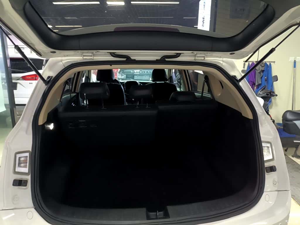 Wuling 560, 2017 19