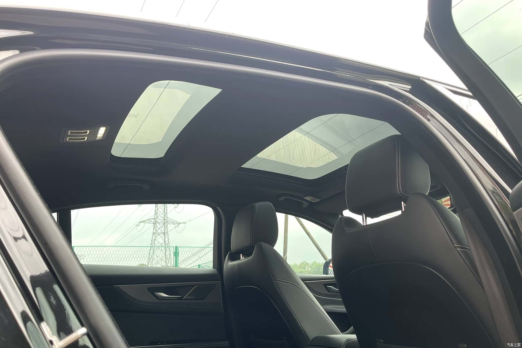 Land Rover XEL, 2023 17
