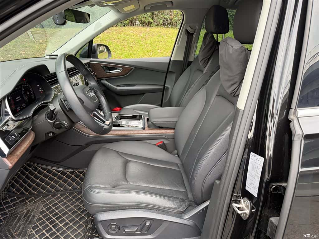 Audi Q7, 2024 8