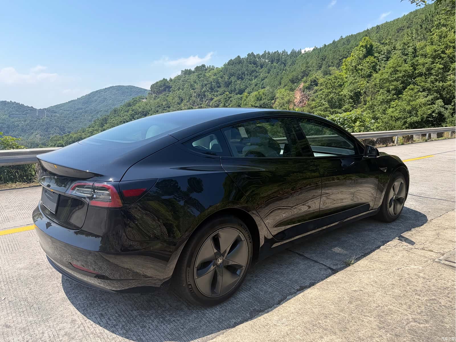 Tesla Model 3, 2020 13