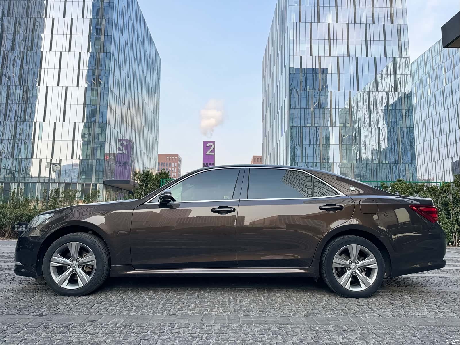 Toyota Crown, 2016 2